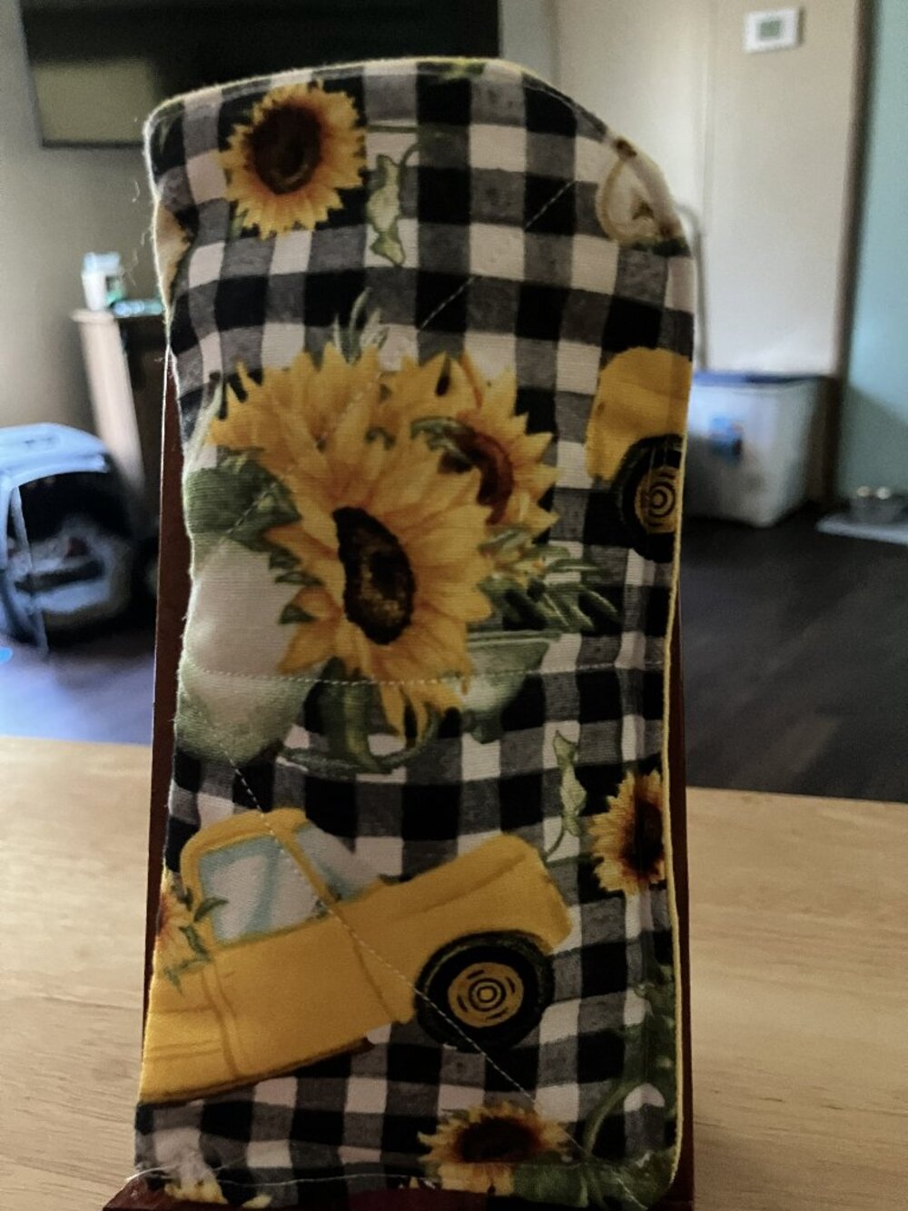 Handcrafted Glass Case with no snap.